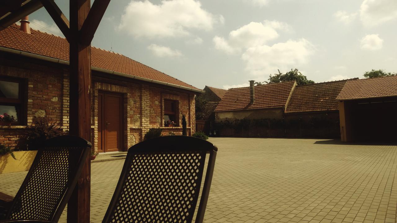 Hotel Sedlecky Dvur Sedlec  Exterior foto