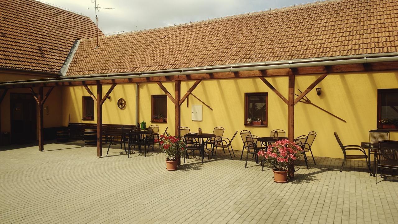Hotel Sedlecky Dvur Sedlec  Exterior foto